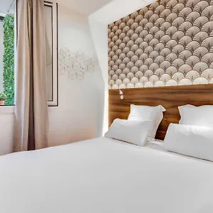 *** Hotel Carladez Cambronne France